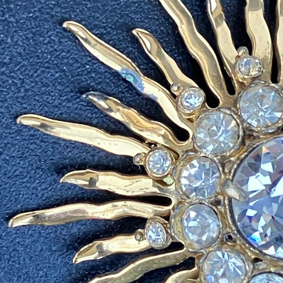 Gold Tone Clear Rhinestone Sunburst Brooch Jewelry - Picture 6 of 11